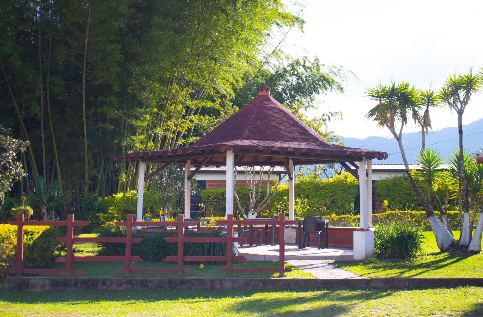Hotel Campestre Alto Lindo En Guatapé Eksteriør bilde